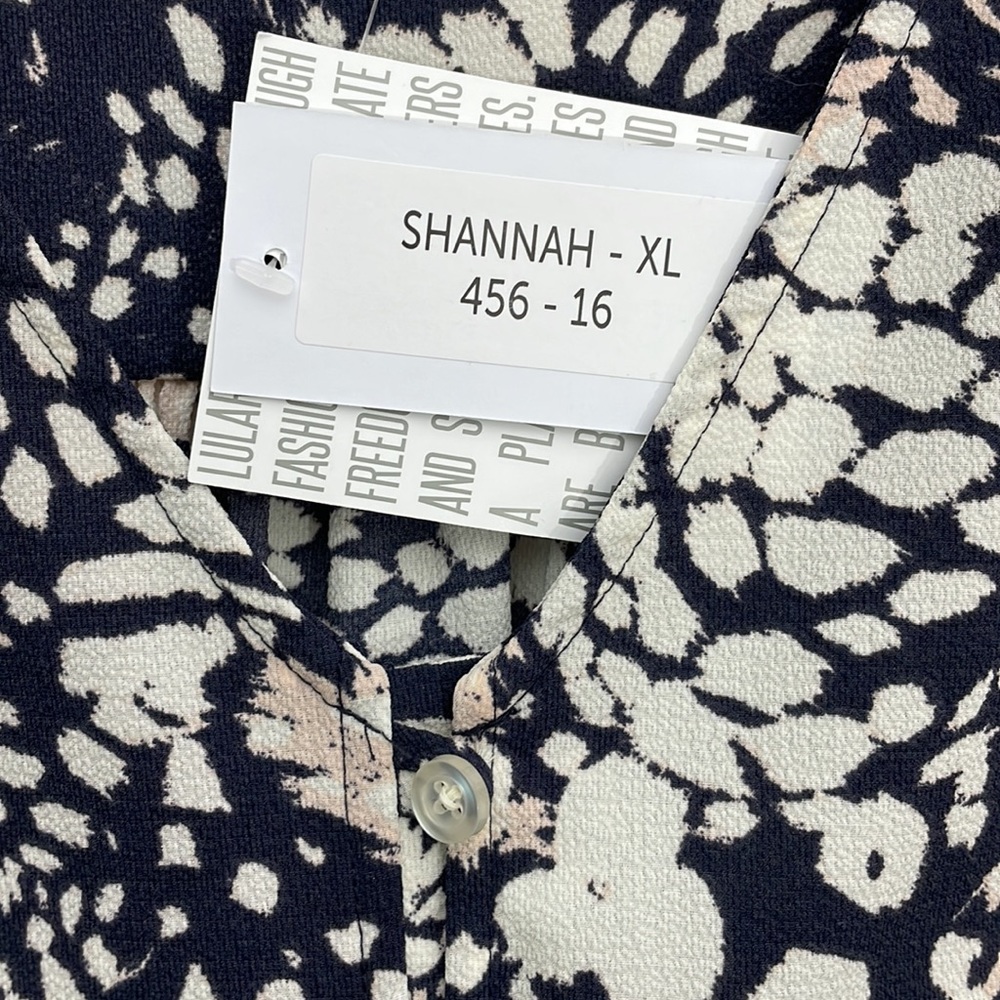 LuLaRoe Shannah top extra-large crêpe blouse, short sleeve new tags - Picture 3 of 7